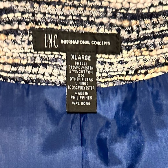 Navy Blue and Cream Tweed Blazer - Picture 5 of 5